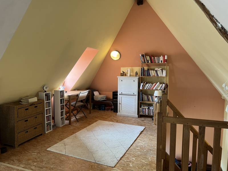 Maison Normande à vendre près de Bernay – Charme, jardin et dépendance