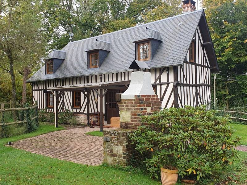 Belle maison normande à vendre dans un écrin de verdure près de Cormeilles
