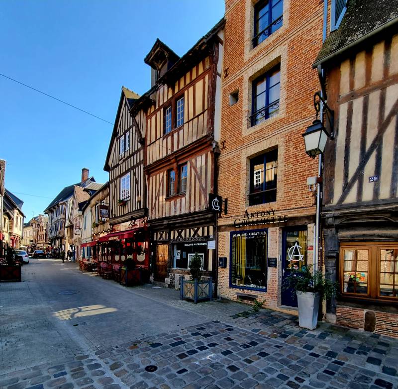 Agence immobilière spécialisée dans la transaction immobilière à Bernay 27300, en Normandie