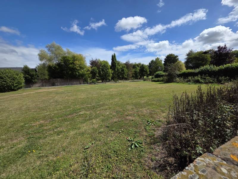 Terrain à bâtir proche Thiberville 