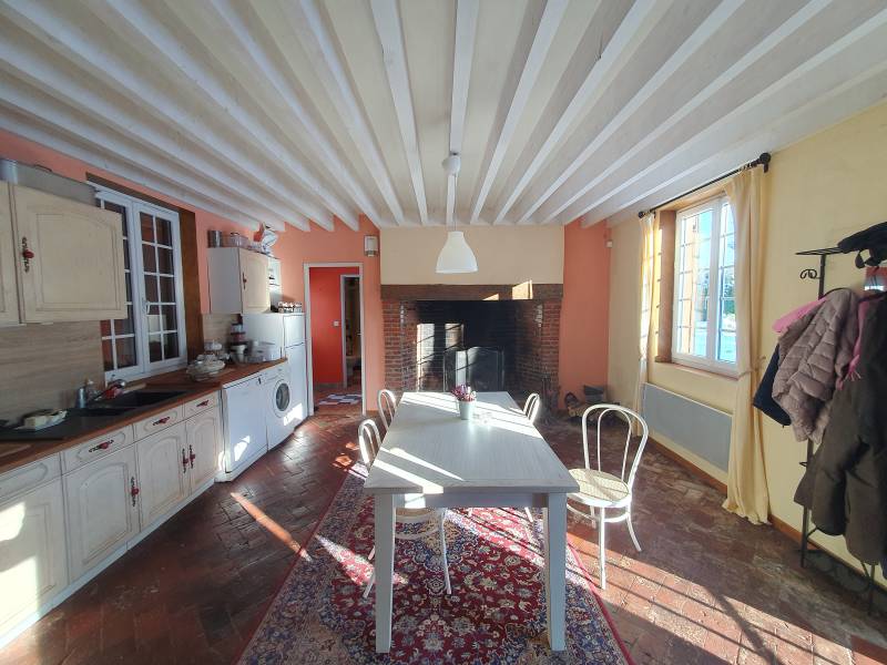 Maison Normande à vendre près de Bernay – Charme, jardin et dépendance