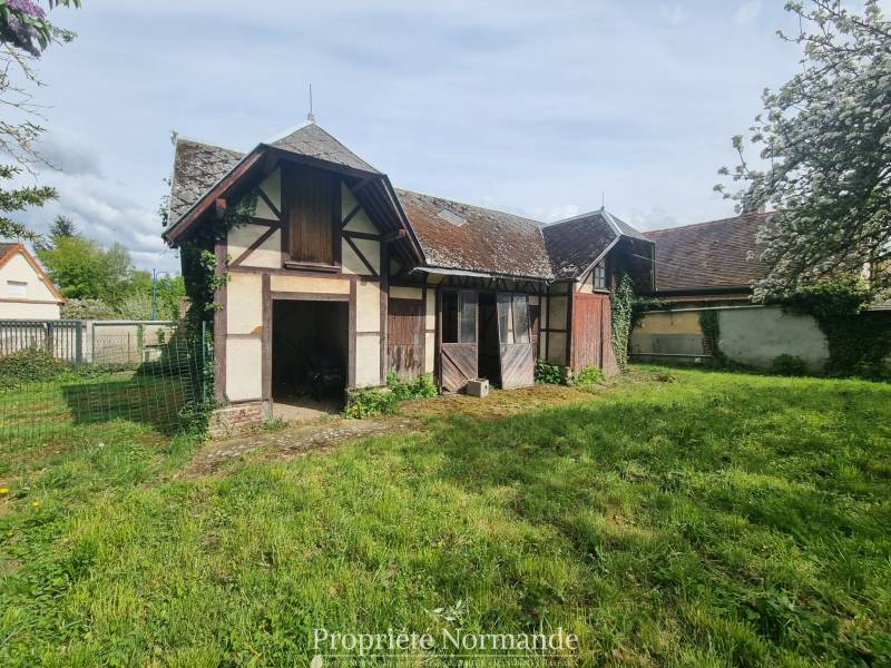 Bâtiment à rénover de 117 m² sur terrain de 816 m² à deux pas de la gare de Berrnay